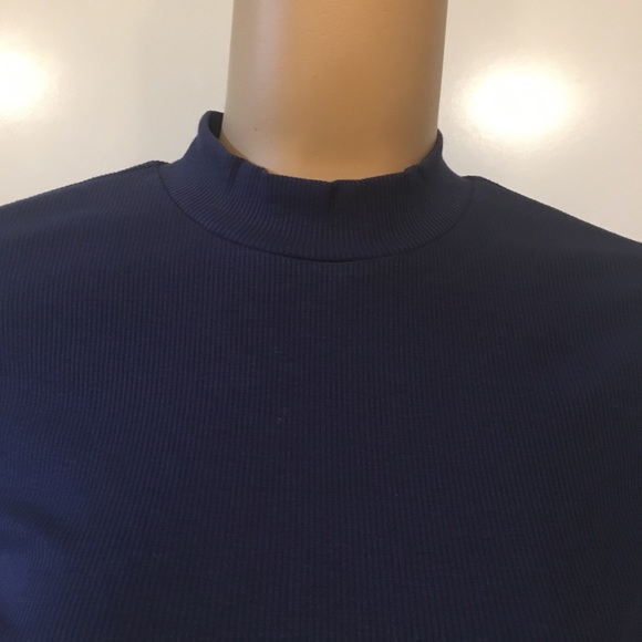 Arizona women’s shorts sleeves mock neck top - Picture 4 of 11